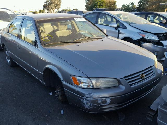 JT2BG22K5X0304586 - 1999 TOYOTA CAMRY LE GOLD photo 1