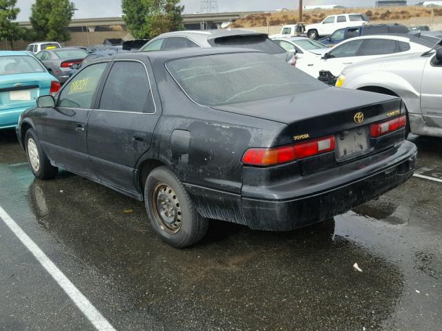 JT2BG22K6V0028030 - 1997 TOYOTA CAMRY LE შავი ფოტო 3