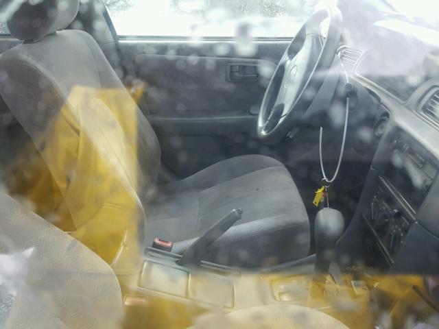 JT2BG22K6V0028030 - 1997 TOYOTA CAMRY LE შავი ფოტო 5