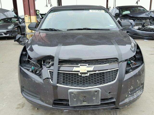 1G1PA5SH6E7114152 - 2014 CHEVROLET CRUZE LS GRAY photo 9