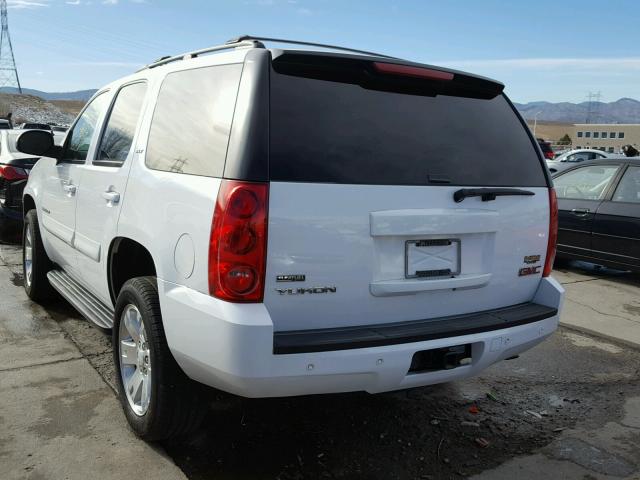 1GKFK130X8R138615 - 2008 GMC YUKON WHITE photo 3