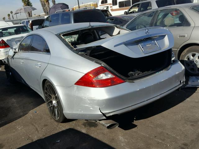 WDDDJ75X46A073958 - 2006 MERCEDES-BENZ CLS 550 SILVER photo 3