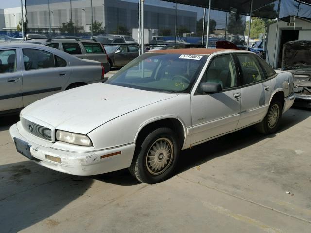 2G4WB52K5T1513930 - 1996 BUICK REGAL CUST WHITE photo 2