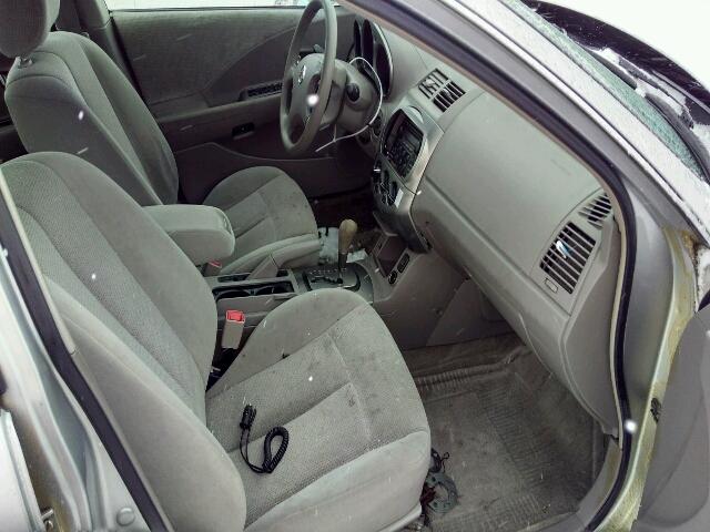 1N4AL11D13C207637 - 2003 NISSAN ALTIMA BAS SILVER photo 5