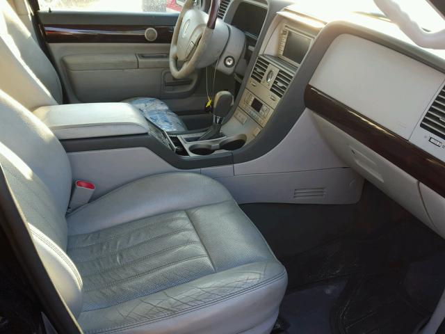 5LMEU88H55ZJ14610 - 2005 LINCOLN AVIATOR 黑色 照片 5