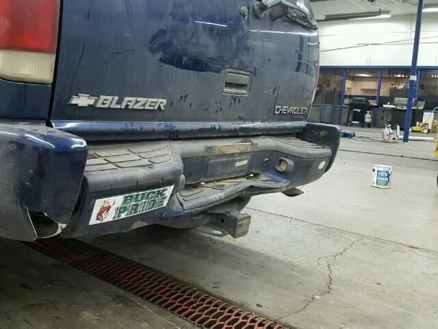 1GNDT13W512140198 - 2001 CHEVROLET BLAZER BLUE photo 9