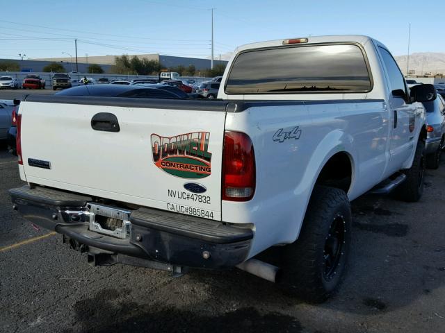 1FTSF21P06EB83023 - 2006 FORD F250 SUPER WHITE photo 4