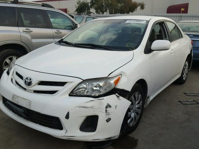 2T1BU4EE6CC917480 - 2012 TOYOTA COROLLA BA WHITE photo 2