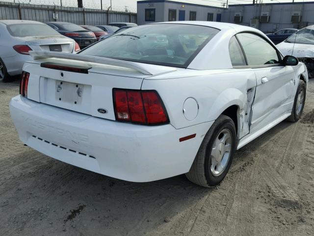 1FAFP4041YF289453 - 2000 FORD MUSTANG WHITE photo 4