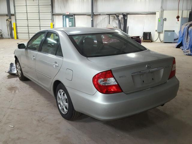 JTDBE32K630142383 - 2003 TOYOTA CAMRY LE SILVER photo 3