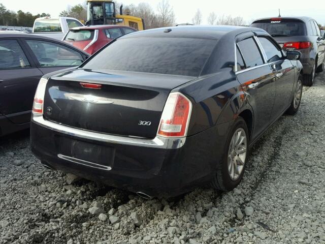 2C3CA5CG7BH533658 - 2011 CHRYSLER 300 LIMITE BLACK photo 4