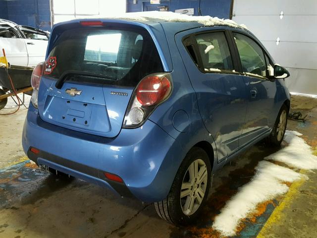 KL8CD6S98DC504664 - 2013 CHEVROLET SPARK 1LT BLUE photo 4