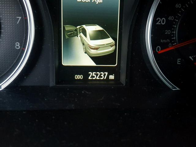 4T1BF1FK3HU748585 - 2017 TOYOTA CAMRY LE თეთრი ფოტო 8