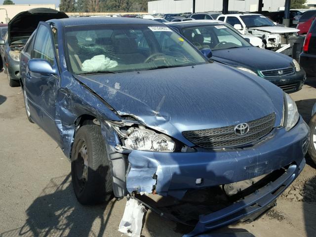 JTDBE32K420067357 - 2002 TOYOTA CAMRY LE BLUE photo 1