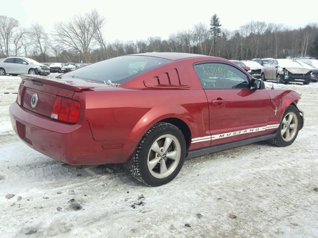 1ZVFT80N375370784 - 2007 FORD MUSTANG RED photo 4