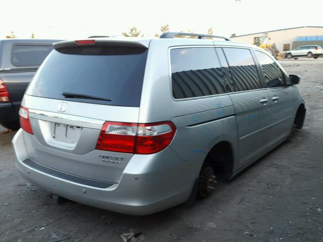 5FNRL38805B111506 - 2005 HONDA ODYSSEY TO SILVER photo 4