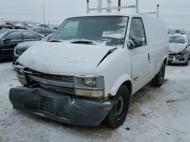 1GCDM19W8YB143085 - 2000 CHEVROLET ASTRO WHITE photo 2