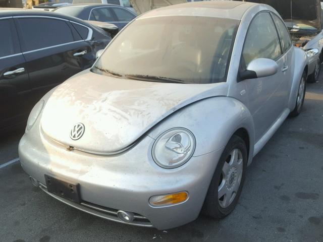 3VWCD21C71M447605 - 2001 VOLKSWAGEN NEW BEETLE 银色 照片 2
