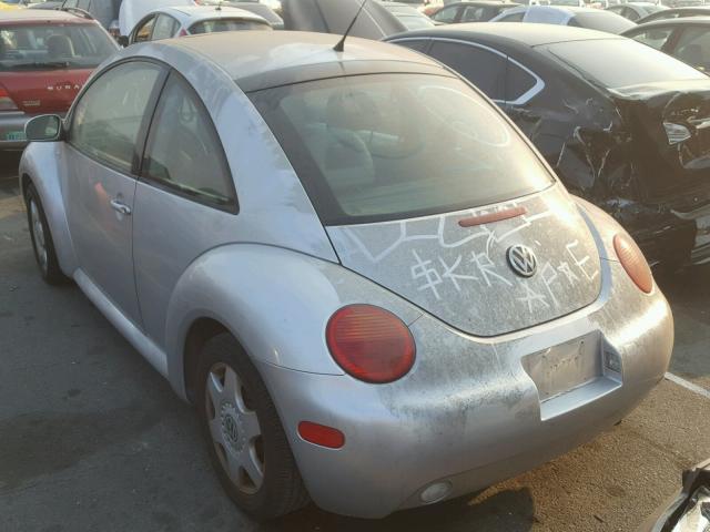 3VWCD21C71M447605 - 2001 VOLKSWAGEN NEW BEETLE 银色 照片 3