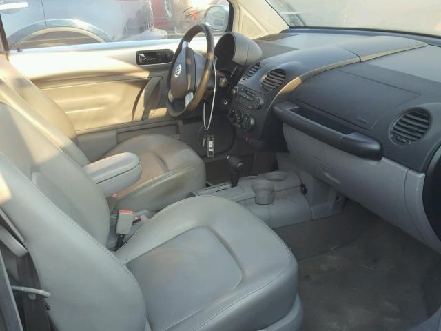 3VWCD21C71M447605 - 2001 VOLKSWAGEN NEW BEETLE 银色 照片 5