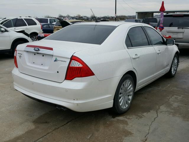 3FADP0L31BR297565 - 2011 FORD FUSION HYB WHITE photo 4