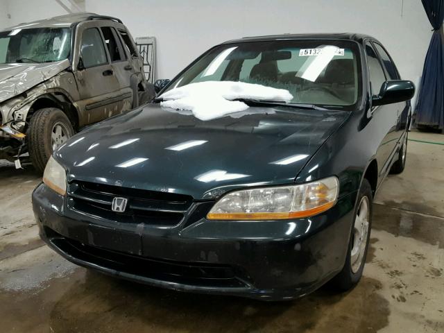 1HGCG5658XA023704 - 1999 HONDA ACCORD EX GREEN photo 2