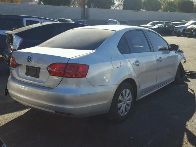 3VW2K7AJ8EM217283 - 2014 VOLKSWAGEN JETTA BASE 银色 照片 4