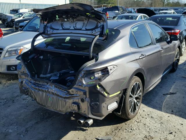 4T1B11HK6JU508660 - 2018 TOYOTA CAMRY L SILVER photo 4