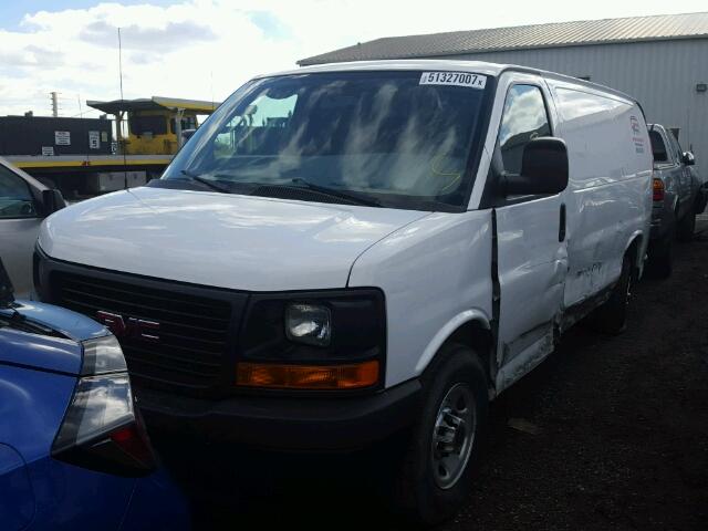 1GTW7FCF6F1279272 - 2015 GMC SAVANA G25 WHITE photo 2