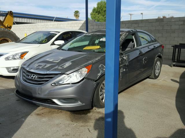 5NPEB4AC9BH056847 - 2011 HYUNDAI SONATA GLS GRAY photo 2