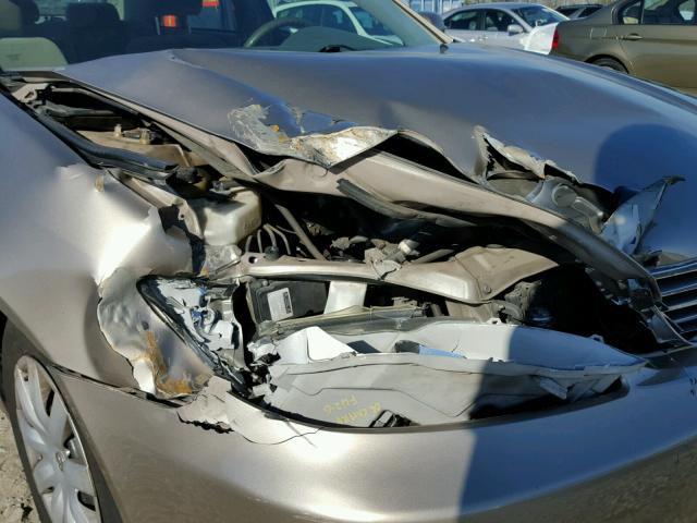 4T1BE32K95U422371 - 2005 TOYOTA CAMRY LE თაფლისფერი ფოტო 9
