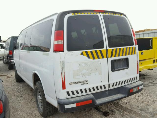 1GNZGXFA9C1160458 - 2012 CHEVROLET EXPRESS G3 WHITE photo 3