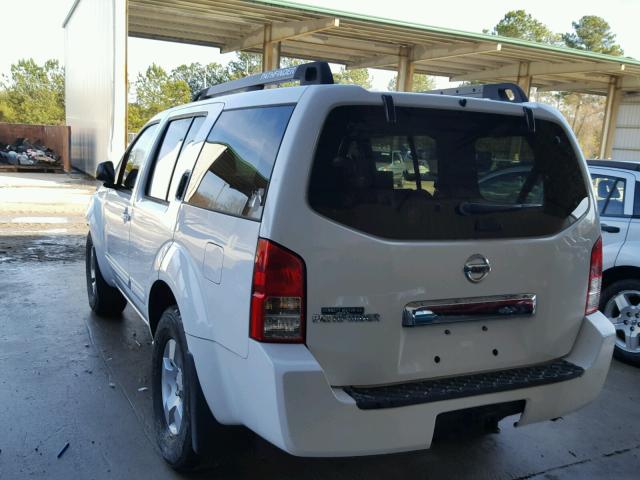 5N1AR18U26C665573 - 2006 NISSAN PATHFINDER WHITE photo 3