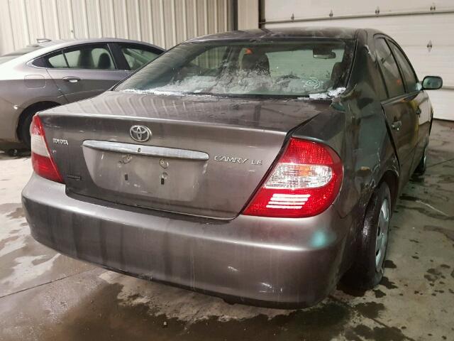 JTDBE32K220036818 - 2002 TOYOTA CAMRY LE GRAY photo 4