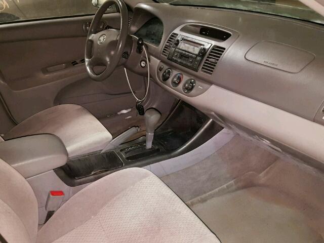 JTDBE32K220036818 - 2002 TOYOTA CAMRY LE GRAY photo 5