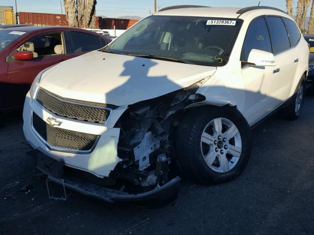 1GNKRJED0CJ397358 - 2012 CHEVROLET TRAVERSE L WHITE photo 2