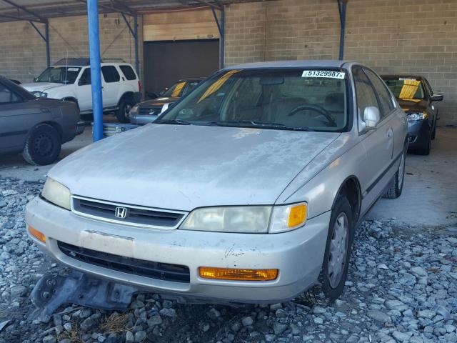 1HGCD5631TA092445 - 1996 HONDA ACCORD LX TAN photo 2