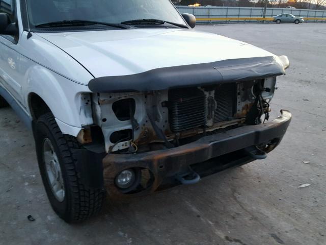 1FMZU77E72UC25710 - 2002 FORD EXPLORER S WHITE photo 9