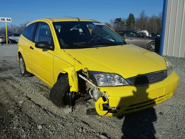 3FAFP31N85R142627 - 2005 FORD FOCUS ZX3 YELLOW photo 1