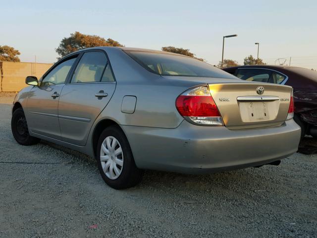 4T1BE32K35U979552 - 2005 TOYOTA CAMRY LE GRAY photo 3