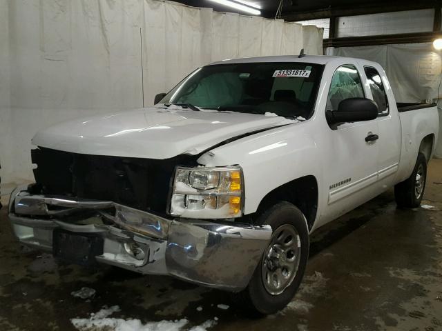 1GCRCSEA5CZ332611 - 2012 CHEVROLET SILVERADO WHITE photo 2