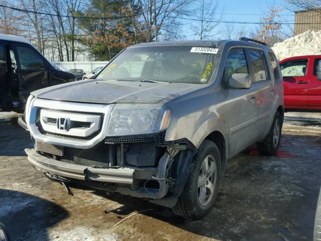 5FNYF4H50AB016498 - 2010 HONDA PILOT EXL BEIGE photo 2