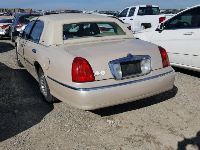 1LNHM83WX1Y651219 - 2001 LINCOLN TOWN CAR C CREAM photo 3