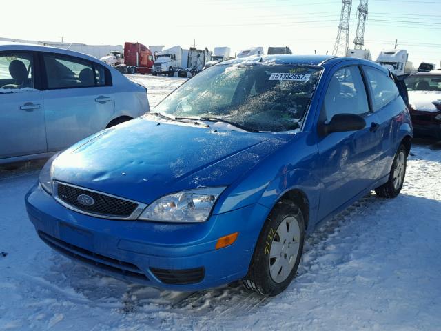 1FAFP31N97W118580 - 2007 FORD FOCUS ZX3 BLUE photo 2