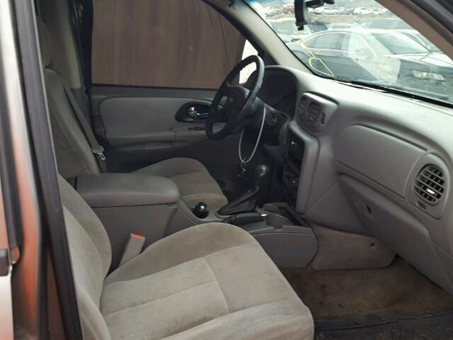 1GNDS13S352217429 - 2005 CHEVROLET TRAILBLAZE TAN photo 5