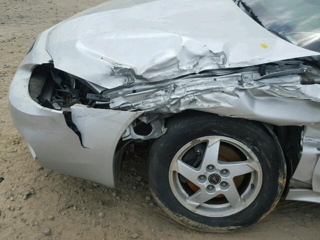 2G2WP522941215716 - 2004 PONTIAC GRAND PRIX SILVER photo 9