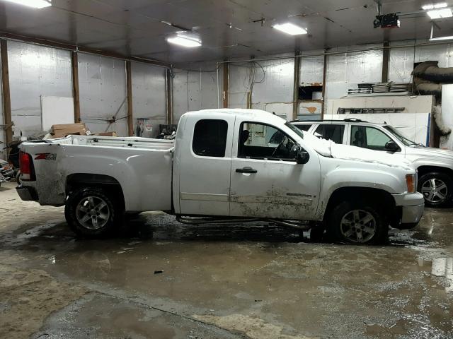 2GTEK19J981274864 - 2008 GMC SIERRA K15 WHITE photo 9