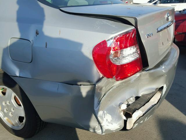 4T1BF32K82U539898 - 2002 TOYOTA CAMRY LE ვერცხლისფერი ფოტო 9