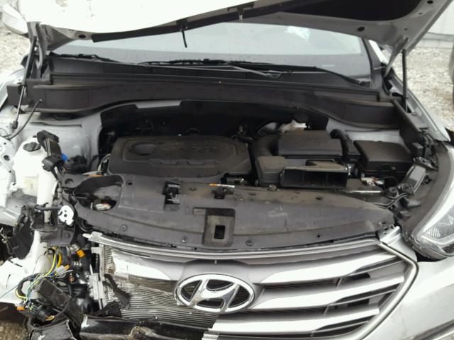 5XYZU3LB9HG444073 - 2017 HYUNDAI SANTA FE S SILVER photo 7