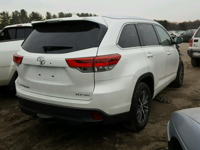 5TDJZRFH9HS514174 - 2017 TOYOTA HIGHLANDER WHITE photo 4